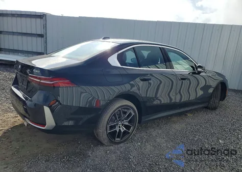 2026 BMW 530 Xi z USA, uszkodzony, nr VIN WBA53FJ03TCW32988